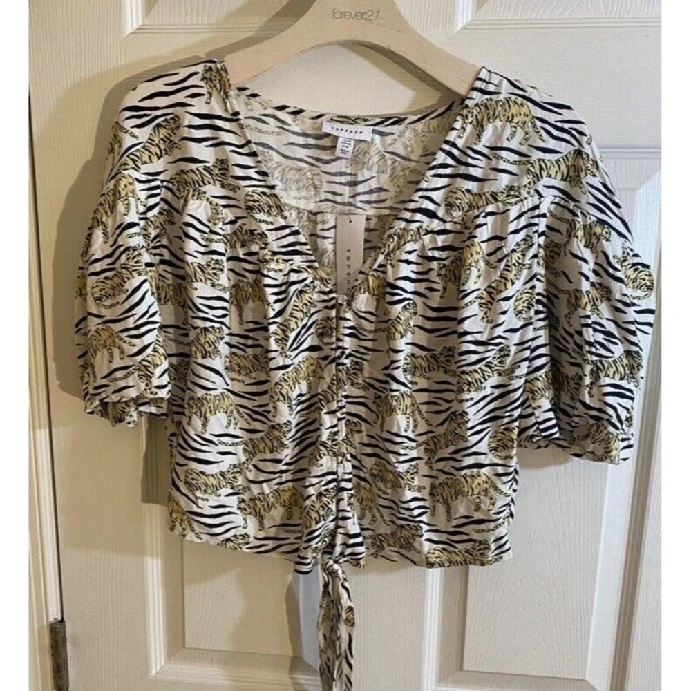 Topshop. Summer Women’s Crop Top. Tiger Print. Front Tie. Size 8 New With Tags